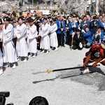 県指定民俗文化財の龍王舞が披露された＝大年神社