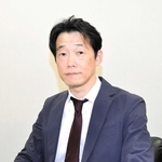 ＭＩＣＳ手術を積み重ねた山田章貴さん＝北播磨総合医療センター