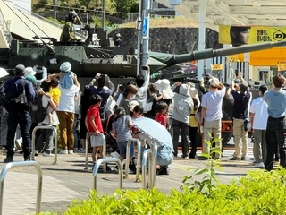 ａｐｏｒｏ＿ｋｕｎさんの「非日常な光景」＝５月３０日、加西市内
