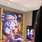 スマートフォンに専用アプリを取り込んでかざすと、絵が動き音楽が流れるＡＲアート＝加東市下滝野