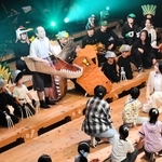 昨年度に上演された「恐竜の星」＝ベルディーホール（提供）