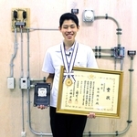 若年者ものづくり競技大会で２年連続の金賞に輝いた吉川陽斗さん＝西脇工業高校