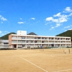 旧八千代中学校（提供）