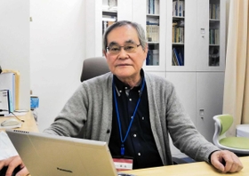 アルコール依存症患者の症状悪化を懸念する幸地芳朗医師＝神戸市中央区