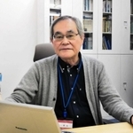 アルコール依存症患者の症状悪化を懸念する幸地芳朗医師＝神戸市中央区