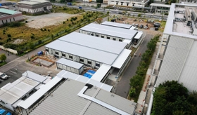 新型コロナに対応するため新設された重症患者専用の病棟＝神戸市中央区港島南町２（中央市民病院提供）