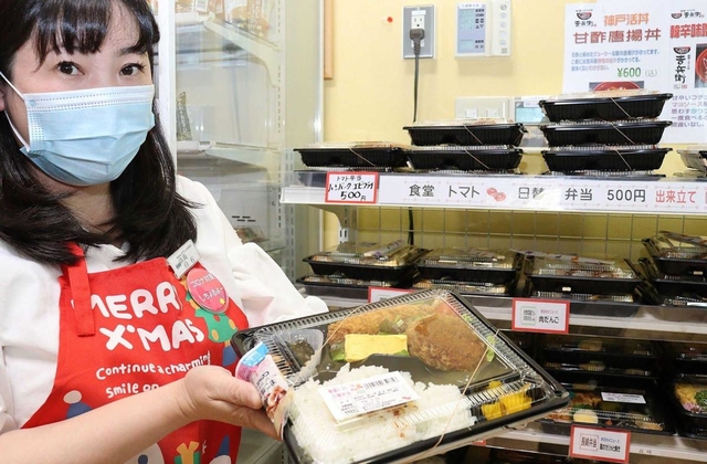 品ぞろえに力を入れる神戸労災病院の売店＝神戸市中央区籠池通４、神戸労災病院