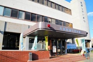 兵庫県警網干署＝姫路市網干区新在家