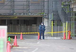 男性が倒れたとみられる現場付近＝２０日午前１１時４５分、姫路市岩端町