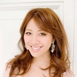 元「ＪＪ」読者モデルでアパレルブランド「Ｃｈｅｓｔｙ（チェスティ）」の代表、小川淳子さん（ＪＯＣ提供）