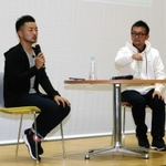 ＬＧＢＴを取り巻く環境などについて語る松中さん（右）と杉山さん＝アシックス本社