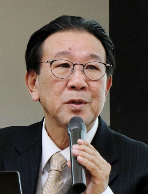 連携講座で講義する兵神装備の高瀬篤夫ブランドマネージャー＝神戸市西区学園西町８