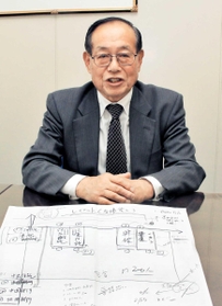 阪神・淡路大震災当時について語る元日銀神戸支店長の遠藤勝裕さん＝大阪市北区