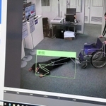転倒したことを人の姿勢などから検知するグローリーの骨格認識技術＝姫路市下手野１、同社研究開発センター