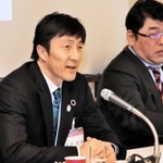 関西財界セミナーの分科会で問題提起する大阪ガスの朝原宣治さん（左）＝いずれも京都市左京区、国立京都国際会館