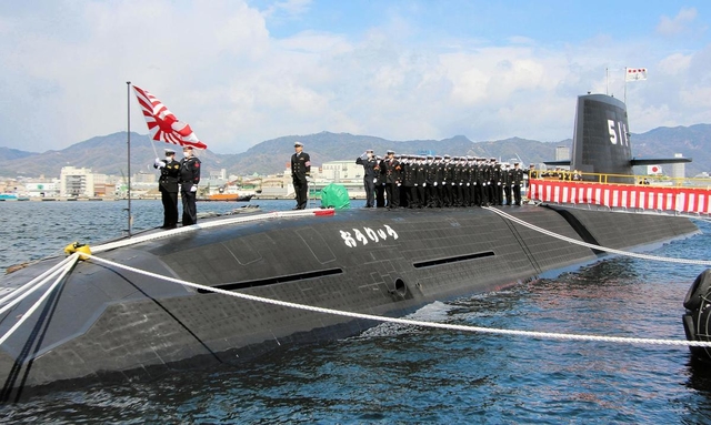 海上自衛隊に引き渡された潜水艦「おうりゅう」＝神戸市兵庫区和田崎町１