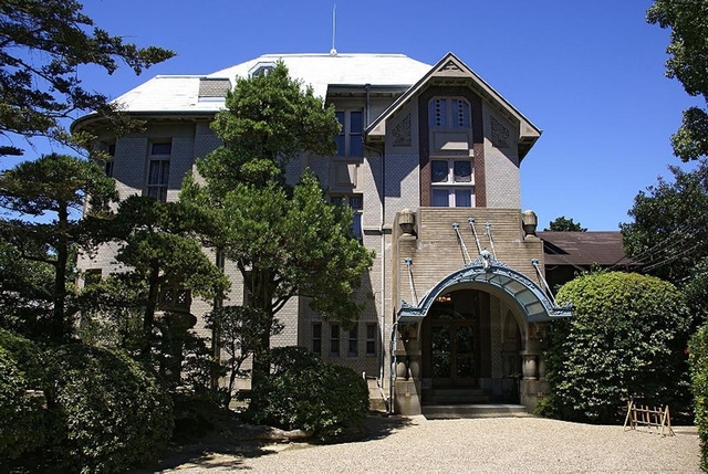 来年の再開を目指す舞子ホテル＝神戸市垂水区舞子台２