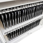 オーエスエムが開発した端末の充電保管庫（同社写真）