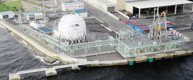 川崎重工業が建設した液化水素荷役実証ターミナル（川重提供）