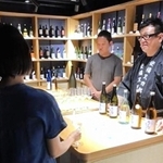 香港で開かれた日本酒の試飲販売会。現地では和食とともに清酒の人気も高いという（大森廻漕店提供）