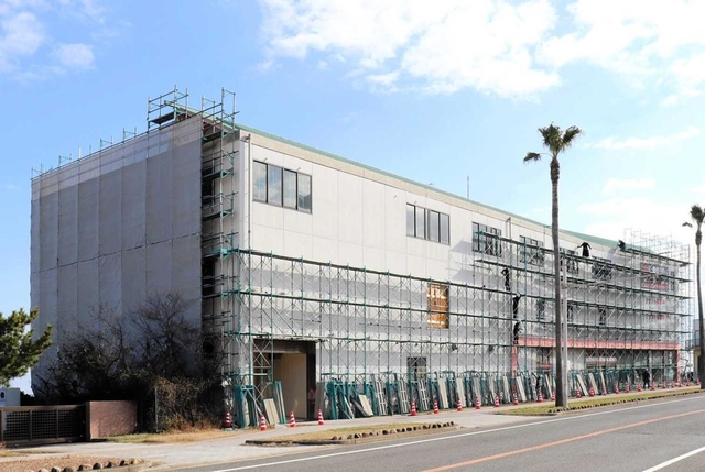 パソナグループがワーケーション事業の拠点として改修を進める建物＝淡路市岩屋