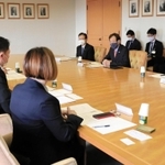 神戸市と兵庫県中小企業家同友会の意見交換会＝神戸市中央区加納町６、神戸市役所