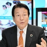 インタビューで展望を語るパソナグループの南部靖之代表＝淡路市野島平林（撮影・内田世紀）