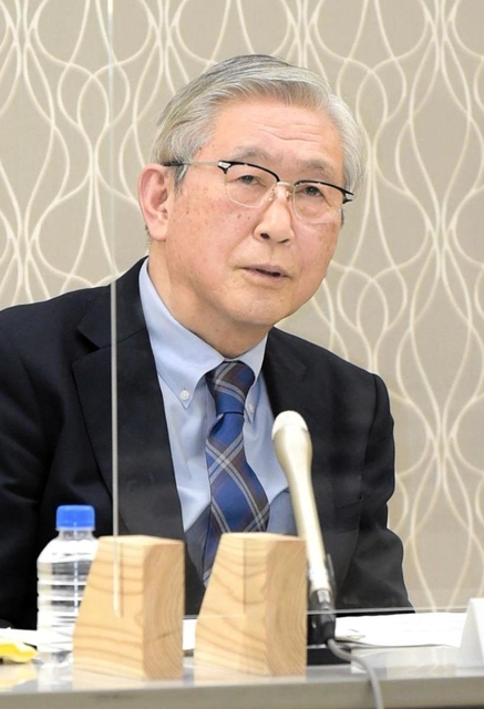 会見で組合長らの解職を説明する山口一史理事長＝６日午後、神戸市東灘区住吉東町４（撮影・坂井萌香）