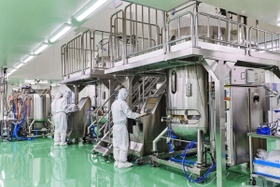 新型コロナウイルスワクチンの原液製造に使用される大型の製造装置＝神戸市内（ＪＣＲファーマ提供）