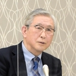 会見で組合長らの解職を説明する山口一史理事長＝６日午後、神戸市東灘区住吉東町４（撮影・坂井萌香）