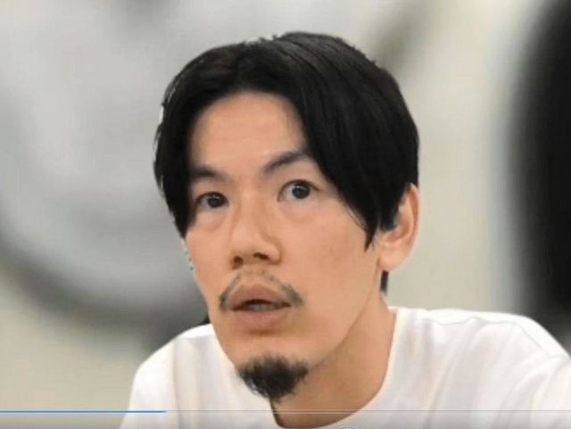 オンラインで取材に答える佐藤裕介社長。「神戸や阪神間は、情報感度が高い独立資本の経営者が多い。コアな客層のひとつだ」