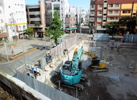 ＪＲ西日本不動産開発が複合商業施設を建設する阪神御影駅南側＝神戸市東灘区