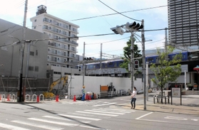 ＪＲ西日本不動産開発が複合商業施設を建設する阪神御影駅南側＝神戸市東灘区