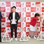 米のおいしさをＰＲする人気お笑いコンビ「見取り図」（左から）と、吉本新喜劇の「すち子＆真也」＝大阪市中央区難波千日前、吉本興業本社（吉本興業提供）