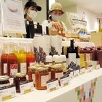 健康をテーマに、無農薬などで育てた食材を使った加工食品などが並ぶ＝神戸市中央区、大丸神戸店