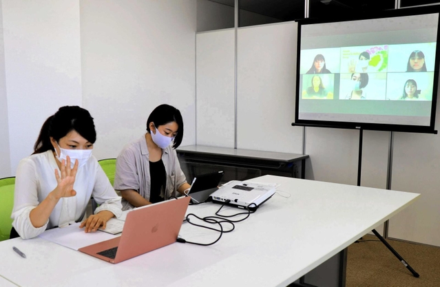 日の出医療福祉グループのインターンシップ。事業説明などを封印し、学生に人生をより良く生きるための考察を促す＝加古川市平岡町新在家