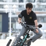 川崎重工業が開発した電動三輪車「ノスリス」＝７月、神戸市中央区波止場町（撮影・小林良多）