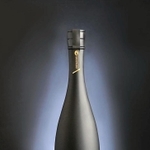 数量限定で予約販売している大吟醸酒「白鶴　Ｎｏ．６１－１」（白鶴酒造提供）