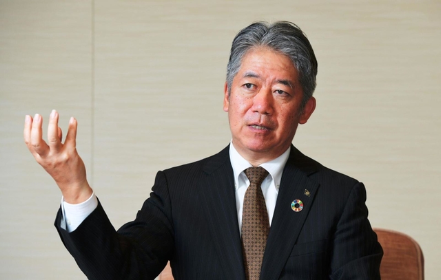 神戸新聞社のインタビューに応じる川崎重工業の橋本康彦社長＝神戸市中央区東川崎町１（撮影・中西幸大）