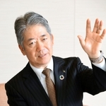 水素事業など今後の事業展望を語る橋本康彦・川崎重工業社長＝神戸市東川崎町１（撮影・中西幸大）