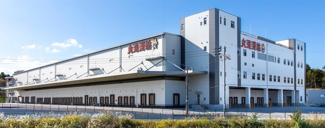 丸進運輸が開設した「大阪物流センター」＝大阪府羽曳野市（同社提供）