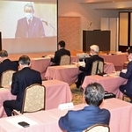 冒頭で、関西経済の課題など問題提起を行う松本正義関西経済連合会会長＝８日午前、大阪市北区（撮影・中西幸大）