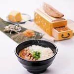 チーズカレーおだしうどん専門店「ＥＮ」の料理（阪急阪神ビルマネジメント提供）