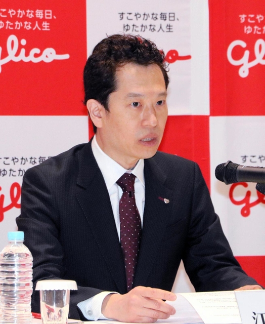 新社長に就任し会見する江崎悦朗氏＝大阪市西淀川区歌島４