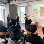 １２社が参加した「ミライ経営塾」の最終報告会＝神戸市中央区加納町４、アンカー神戸