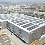 尼崎市に開設された「アマゾン尼崎フルフィルメントセンター」＝同市東海岸町