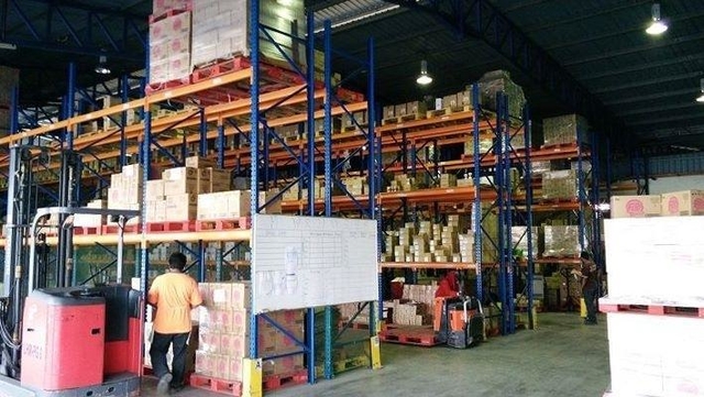 加藤産業のマレーシアの卸売り現地法人の倉庫(同社提供)