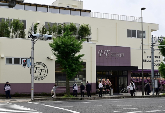 ２７日にプレオープンした「Ｆ．Ｆ．マルシェ芦屋」＝芦屋市春日町（撮影・中西幸大）