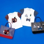 おはなしＴシャツと同じデザインのマチ付きバッグ（ファミリア提供）