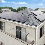 屋根に設置した住宅用太陽電池（大阪ガス提供）